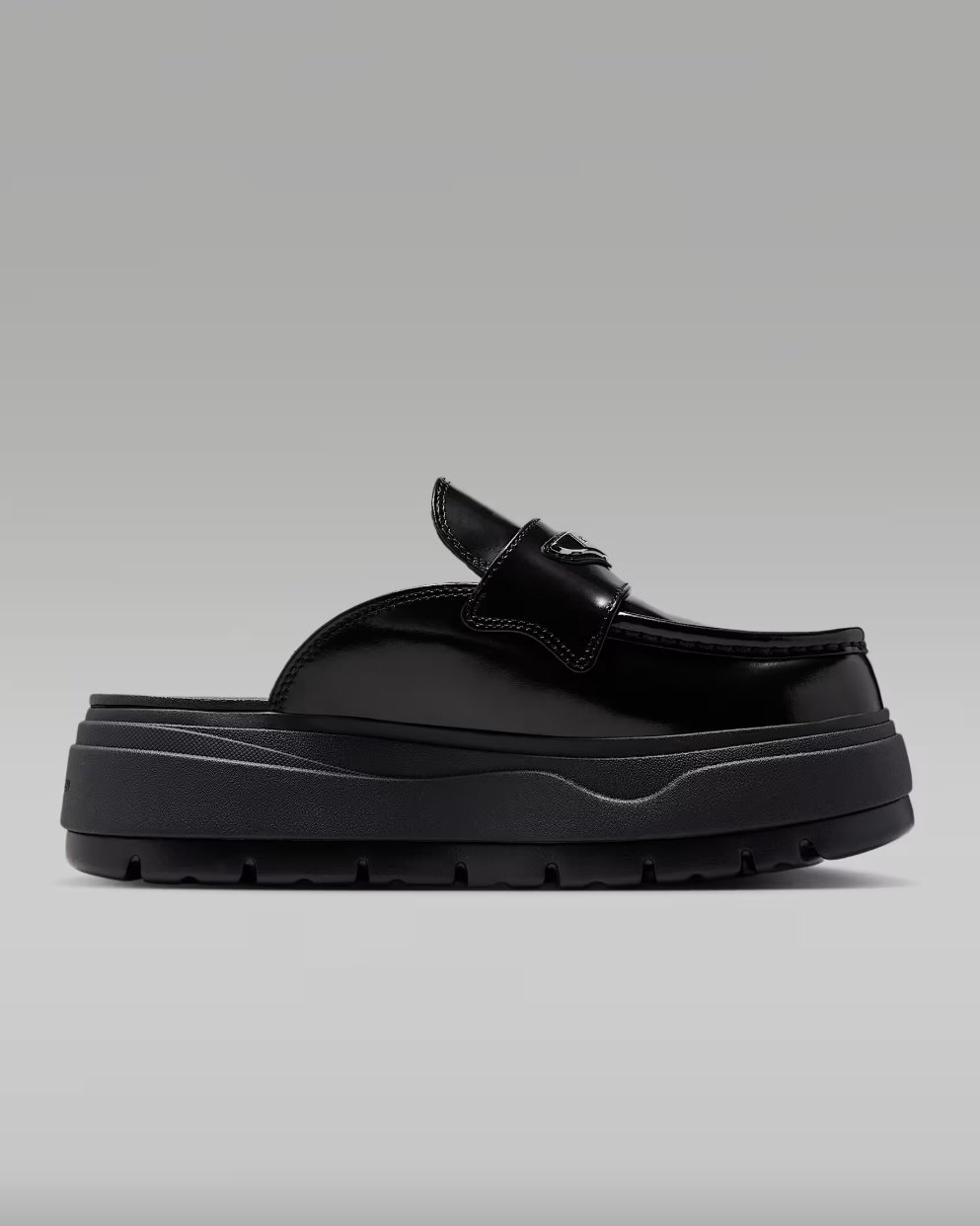 Air Jordan Mule Loafer 正式登場!喬丹版「運動樂福鞋」可愛爆表!