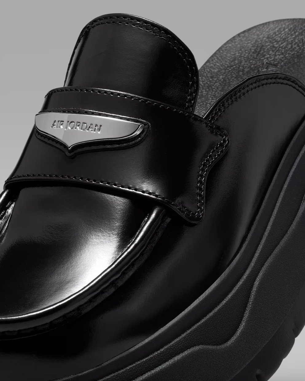 Air Jordan Mule Loafer 正式登場!喬丹版「運動樂福鞋」可愛爆表!