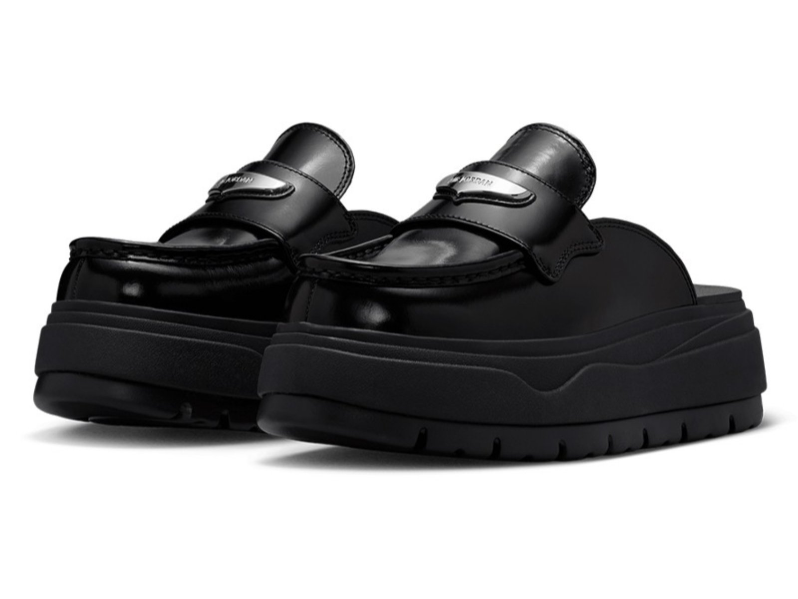 Air Jordan Mule Loafer 正式登場！喬丹版「運動樂福鞋」可愛爆表！