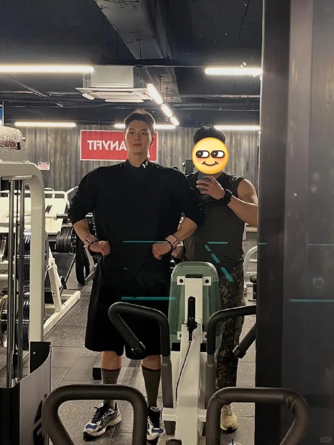 宋江軍中近照瘋傳!瘋狂健身變身肌肉男神,粉絲驚呼:「快變綠巨人浩克了!」