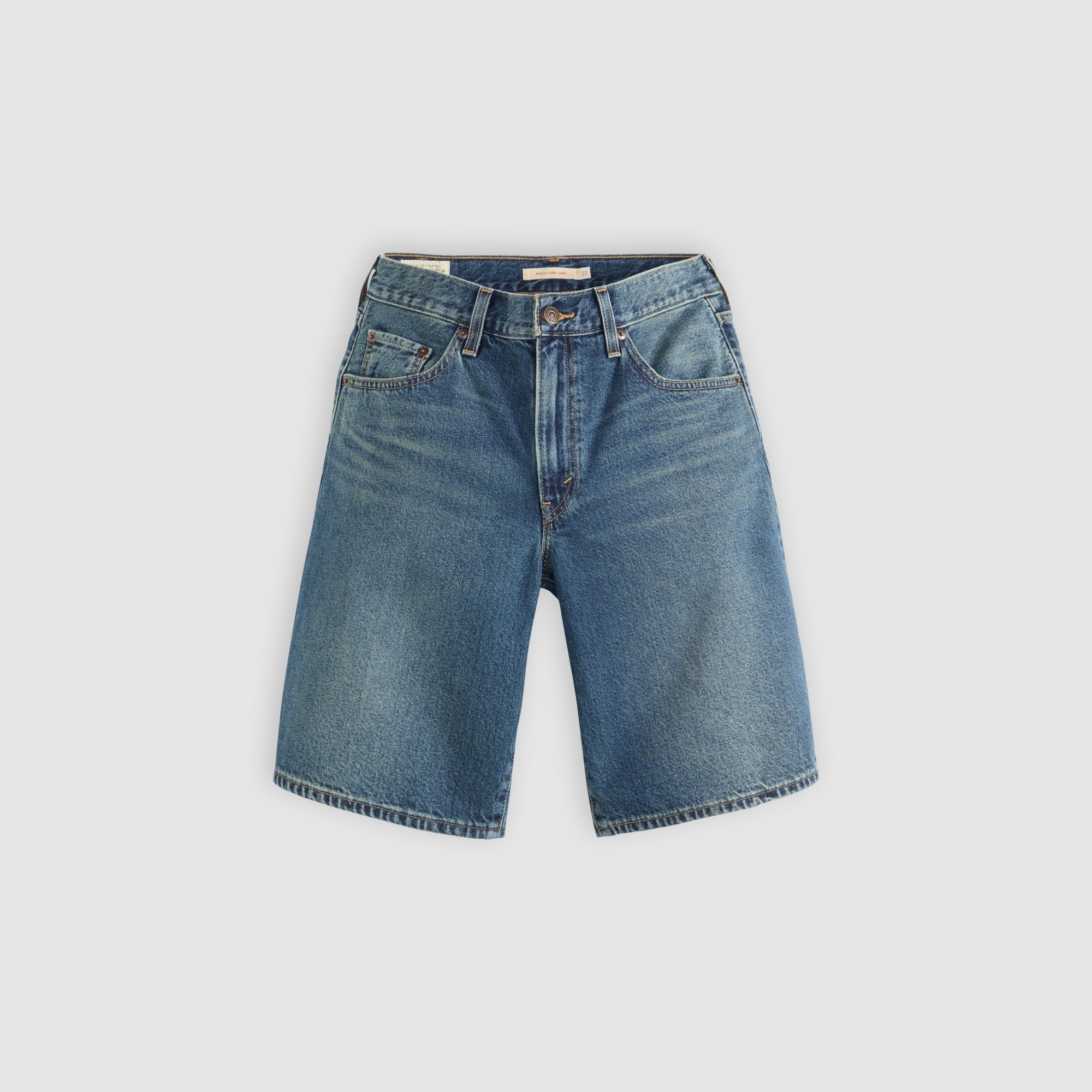 從極簡到街頭,Jort & Baggy Shorts夏日穿搭神褲讓你一「褲」到底,打造隨性不羈的中性穿搭哲學