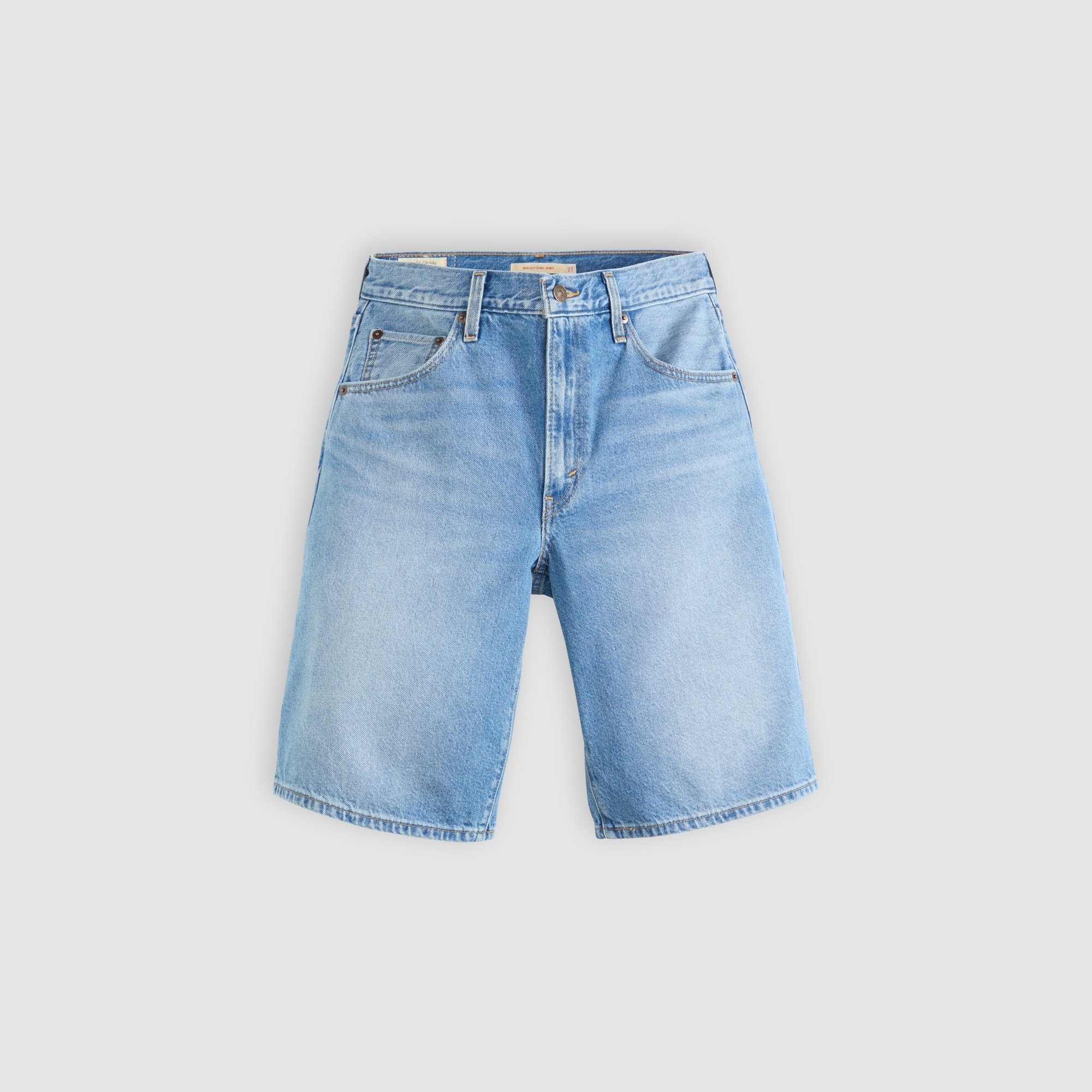 從極簡到街頭,Jort & Baggy Shorts夏日穿搭神褲讓你一「褲」到底,打造隨性不羈的中性穿搭哲學