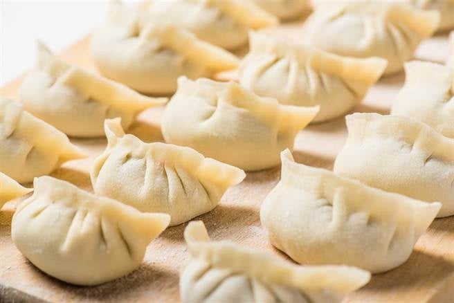 冷凍水餃怎麼煮不破皮?正確煮法、時間、加水訣竅一次看懂!