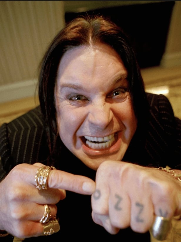 奧茲奧斯本 Ozzy Osbourne 辭世,享壽 76 歲!終場謝幕:「感謝你們讓我活成傳奇!」