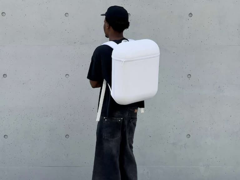 Bravest Studios 推出 Air Pods 巨型背包「AIRPACK」！單品細節＆發售時間一次看！