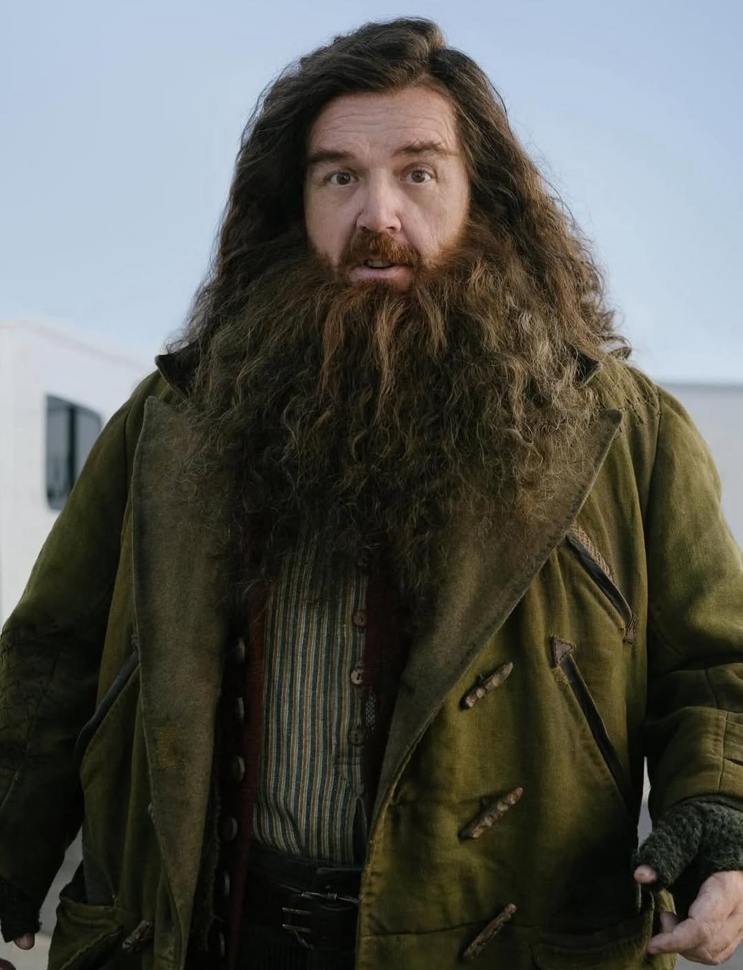 HBO《哈利波特》影集 2027 開播第一季，哈利波特、海格定裝照首度曝光！
