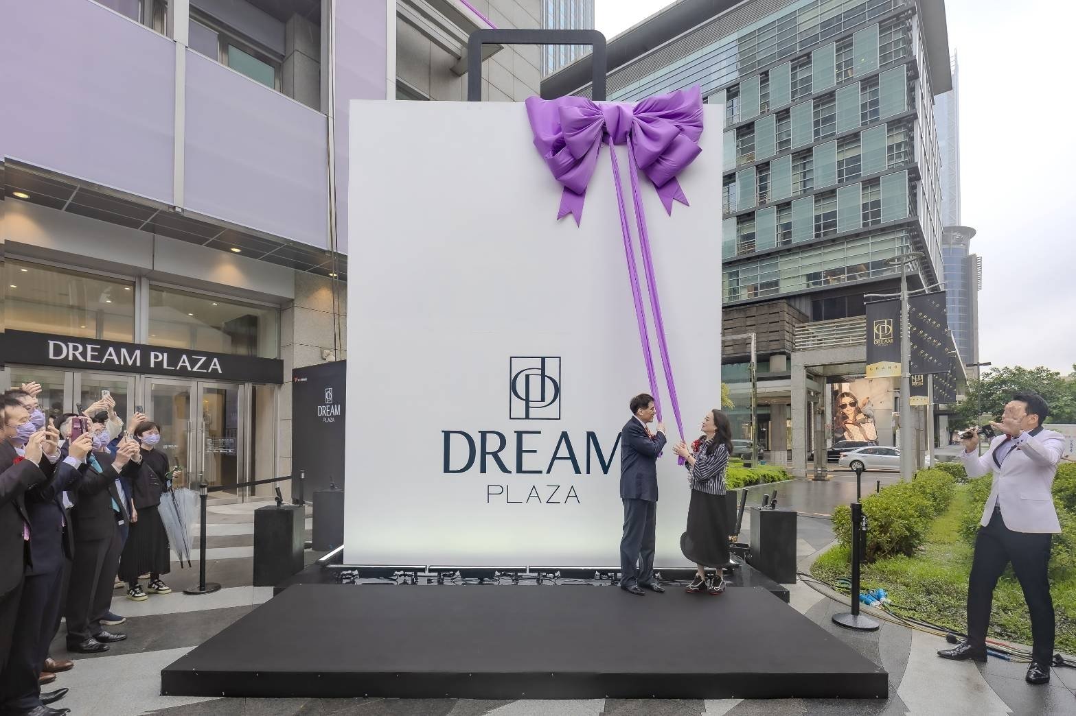 統一集團全新百貨 DREAM PLAZA 7/25 正式開幕!