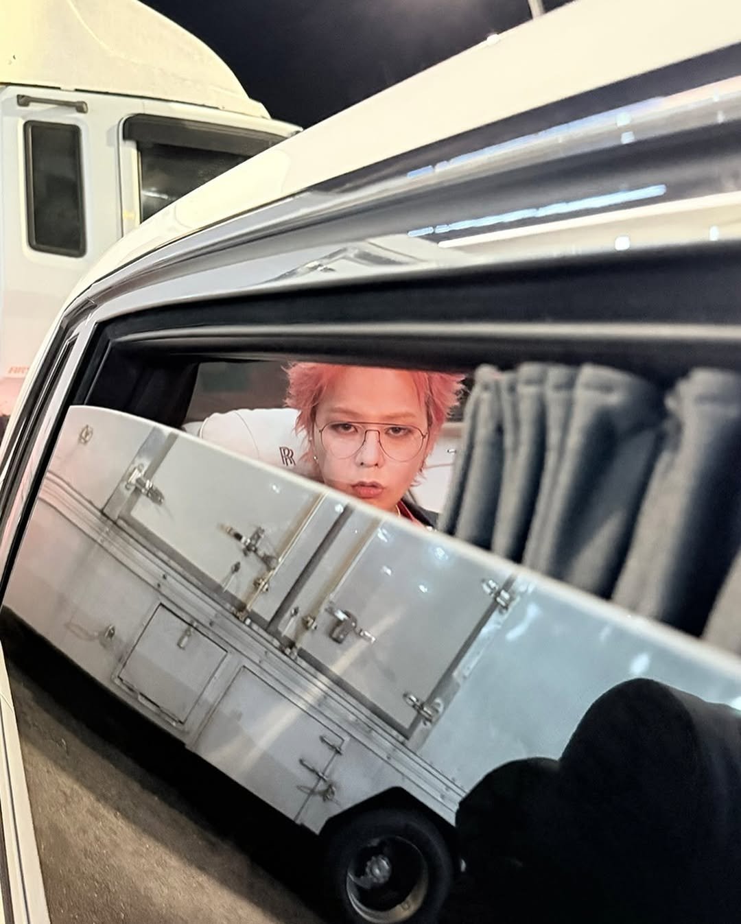 GD 權志龍超狂身價曝光!拿下韓國第一張黑卡、被動收入超過 14 億⋯不愧是韓流天王!