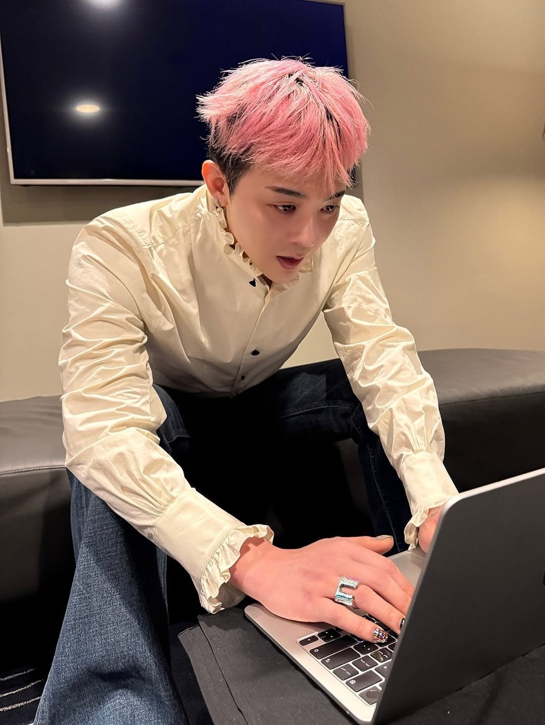 GD 權志龍超狂身價曝光!拿下韓國第一張黑卡、被動收入超過 14 億⋯不愧是韓流天王!