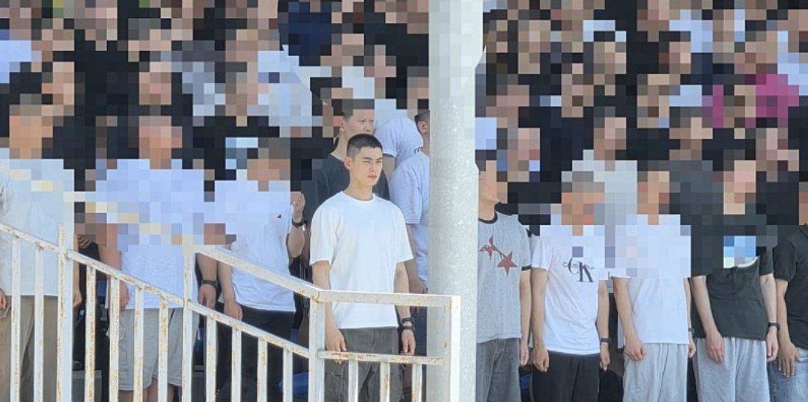 車銀優入伍現場暴動！同梯爸媽放生兒子猛拍他：「暫時對不起兒子了！」