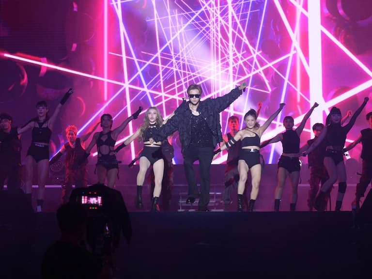羅志祥花蓮義唱連唱 14 首經典歌曲,比照小巨蛋規格演出超震撼!
