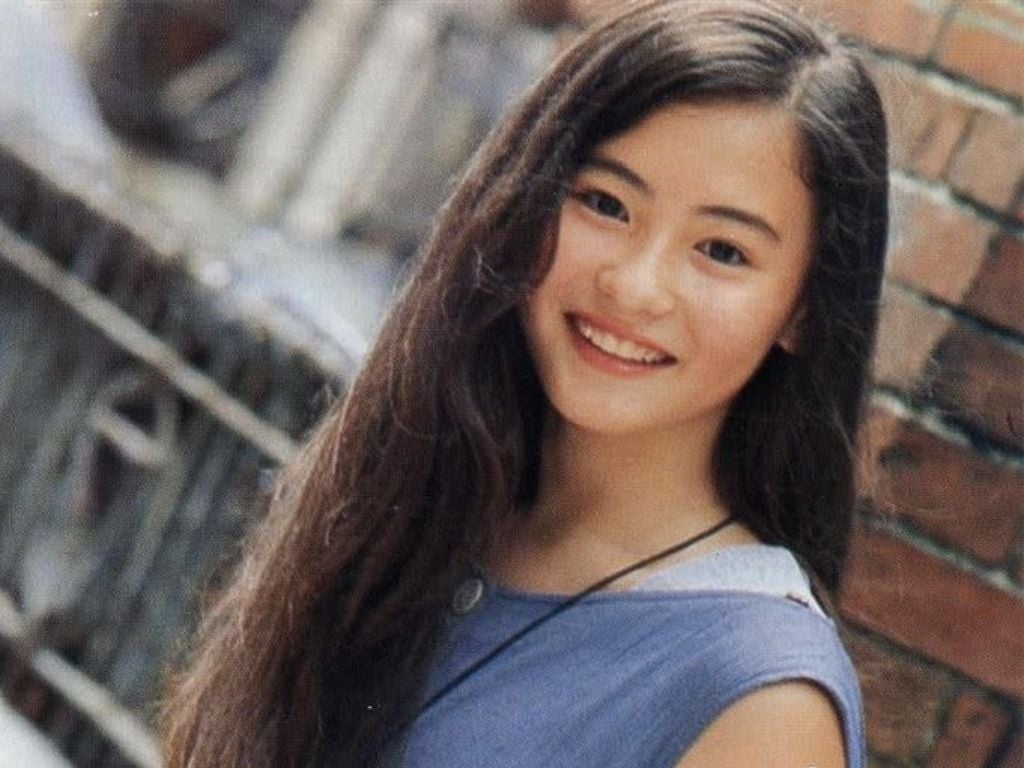 張柏芝 14 歲素顏照曝光！混血五官引網友瘋讚：「從小就是女神！」
