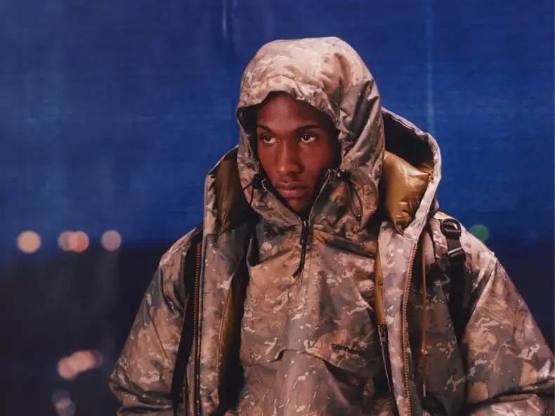 Carhartt WIP 2025 秋冬系列登場！主打迷彩軍事機能、紅色系穿搭等話題新作！