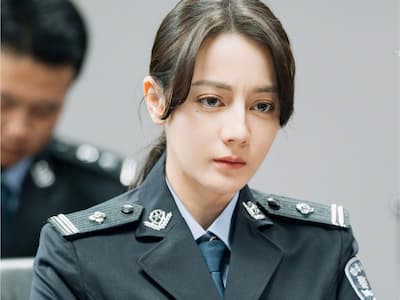 迪麗熱巴新劇《利劍玫瑰》惹議！BTS SUGA 童年照被盜用當失蹤兒童！