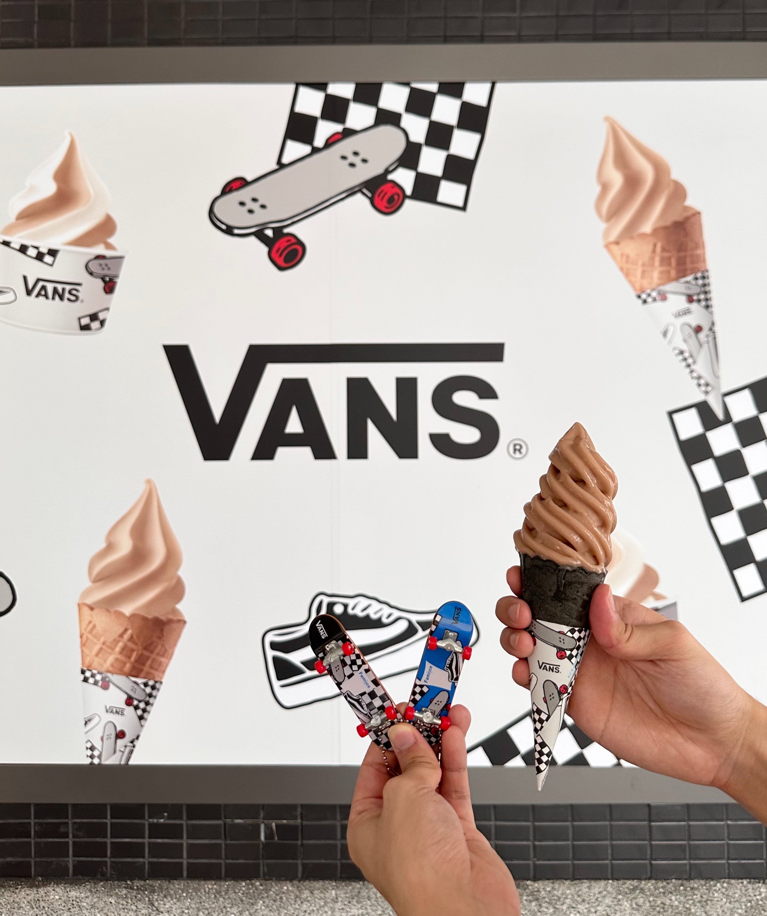 VANS x 全家便利商店聯名登場！限定滑爆可樂霜淇淋、Super Lowpro 全新配色同步上市！
