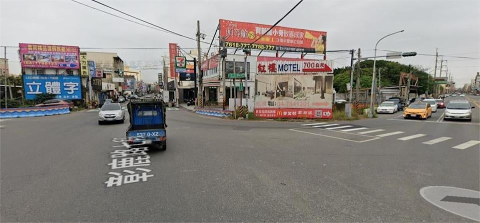 轉彎打方向燈規定、罰款懶人包!壓雙黃線、燈打不夠都算違規⋯必看完整攻略!