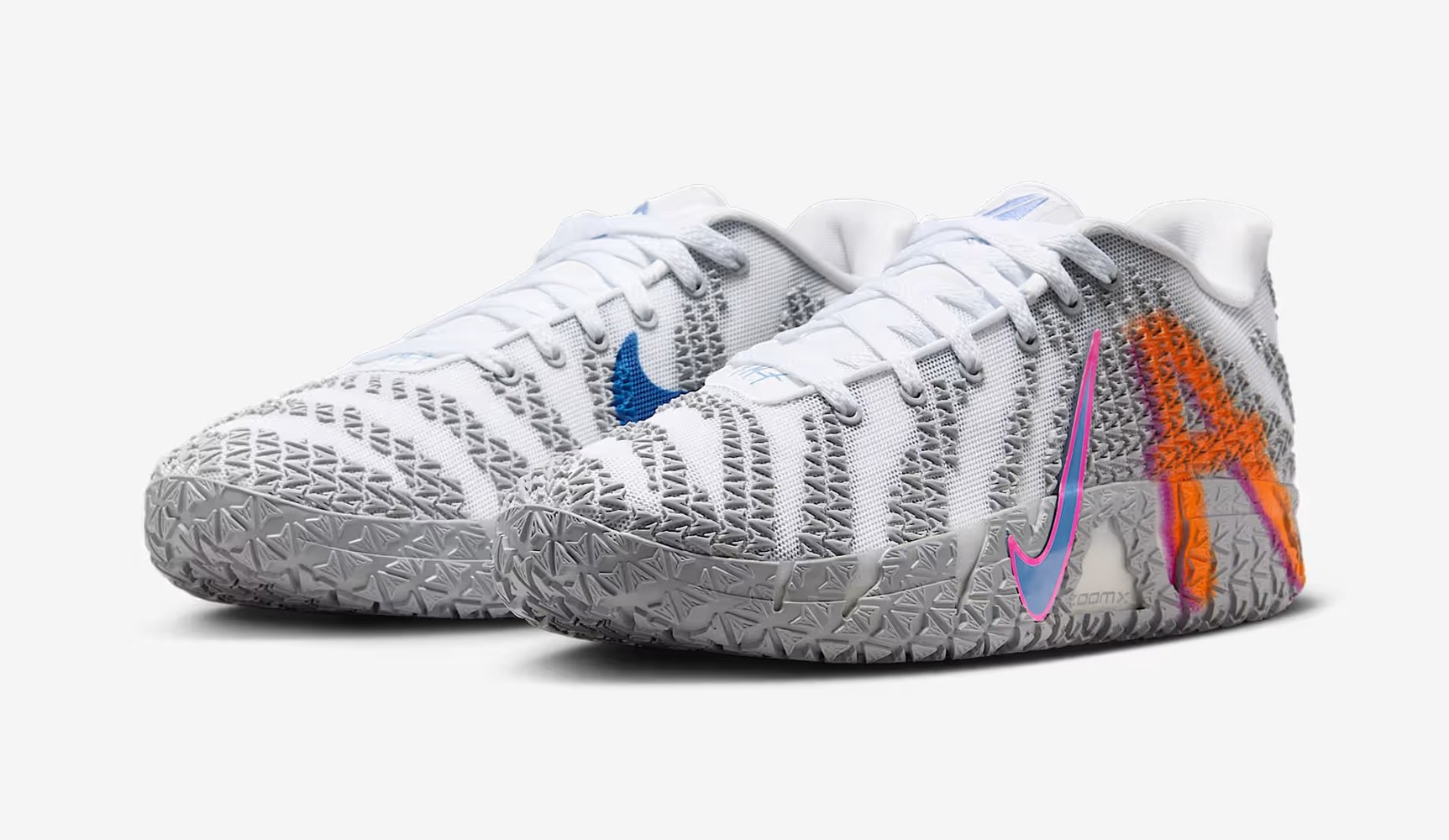 2025 年 8 月球鞋推薦：UNDEFEATED AJ4、Pharrell x adidas、END. x ASICS⋯多款重磅聯名強勢出擊！（不斷更新）