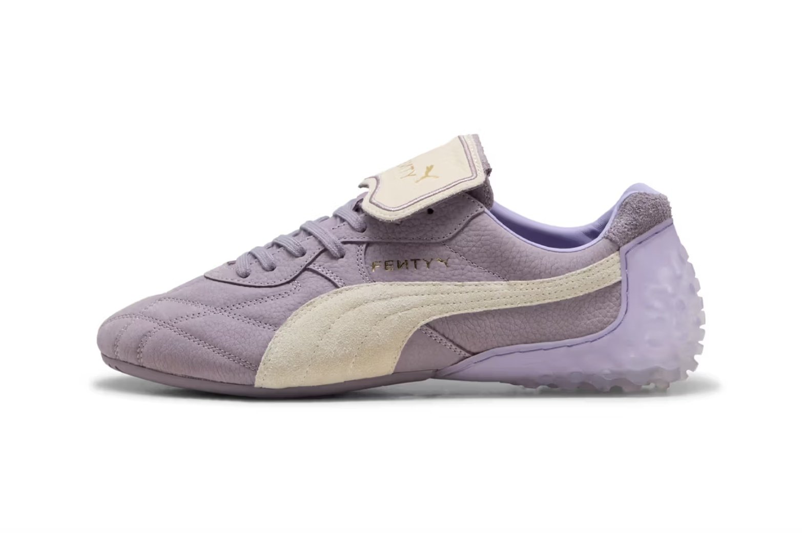 2025 年 8 月球鞋推薦：UNDEFEATED AJ4、Pharrell x adidas、END. x ASICS⋯多款重磅聯名強勢出擊！（不斷更新）