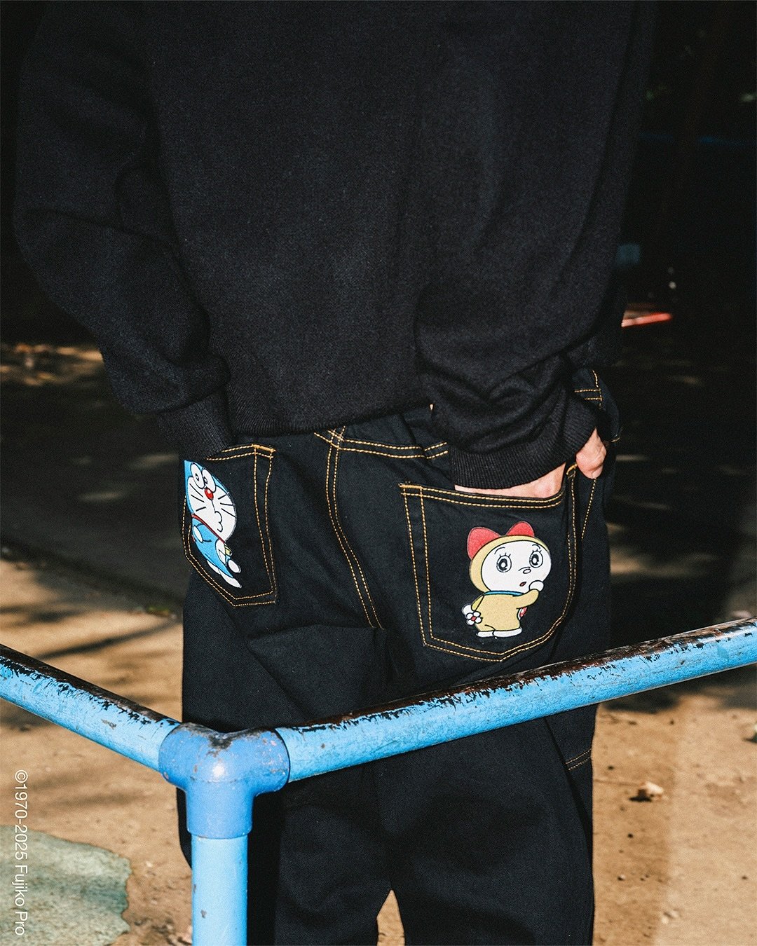Palace x《哆啦 A 夢》2025 秋冬聯名登場！Avirex  皮革外套吸睛亮相，發售詳情完整公開！