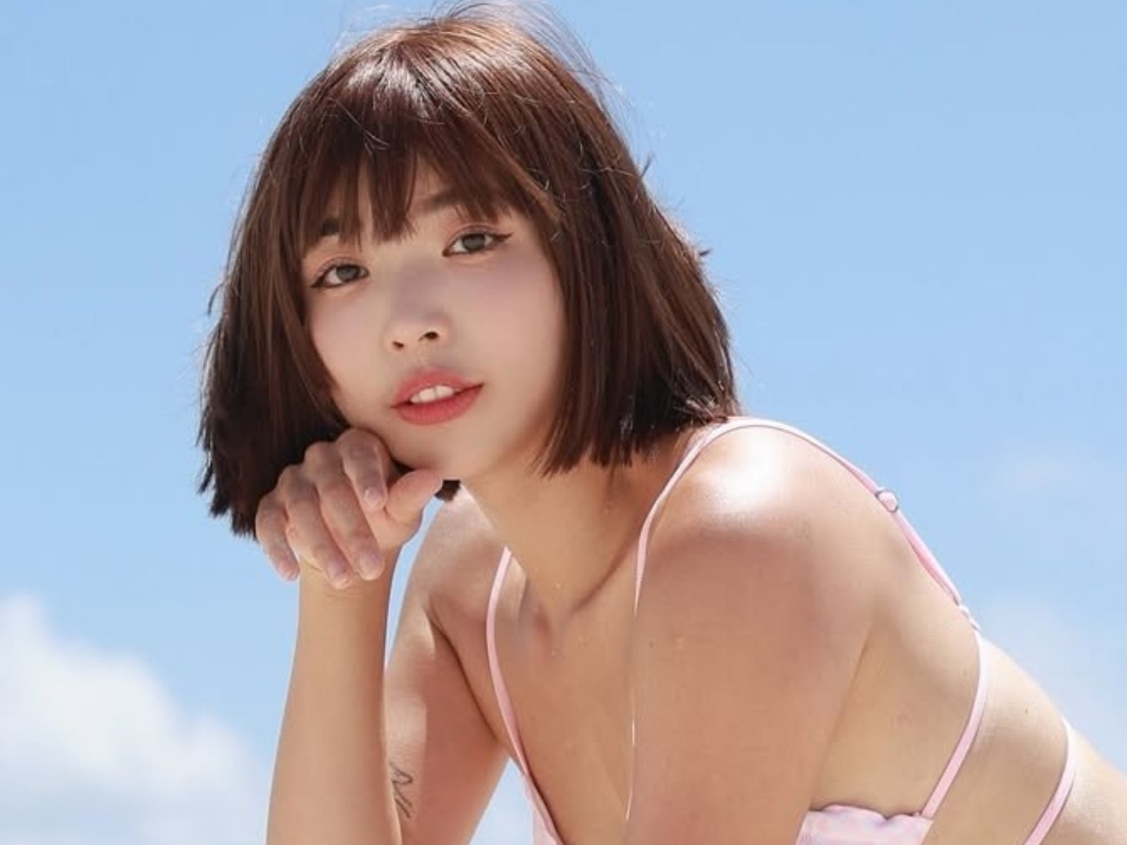 一隻阿圓沙灘泳裝照超熱辣，堪稱寫真集等級直接封神！【野生抓正妹】