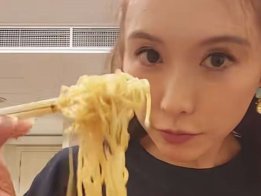 林志玲吃泡麵影片曝光！粉絲驚訝：「女神也會吃 big 桶！」