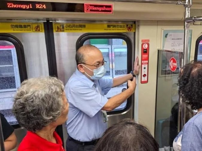 台北捷運跑馬燈終於升級改版！網友讚爆：「終於不再坐過站了！」