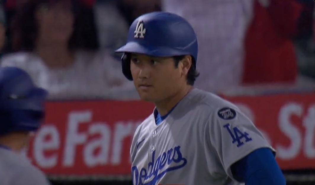 MLB／大谷翔平生涯首度「遭到三殺」，當場傻眼愣在原地畫面曝光！