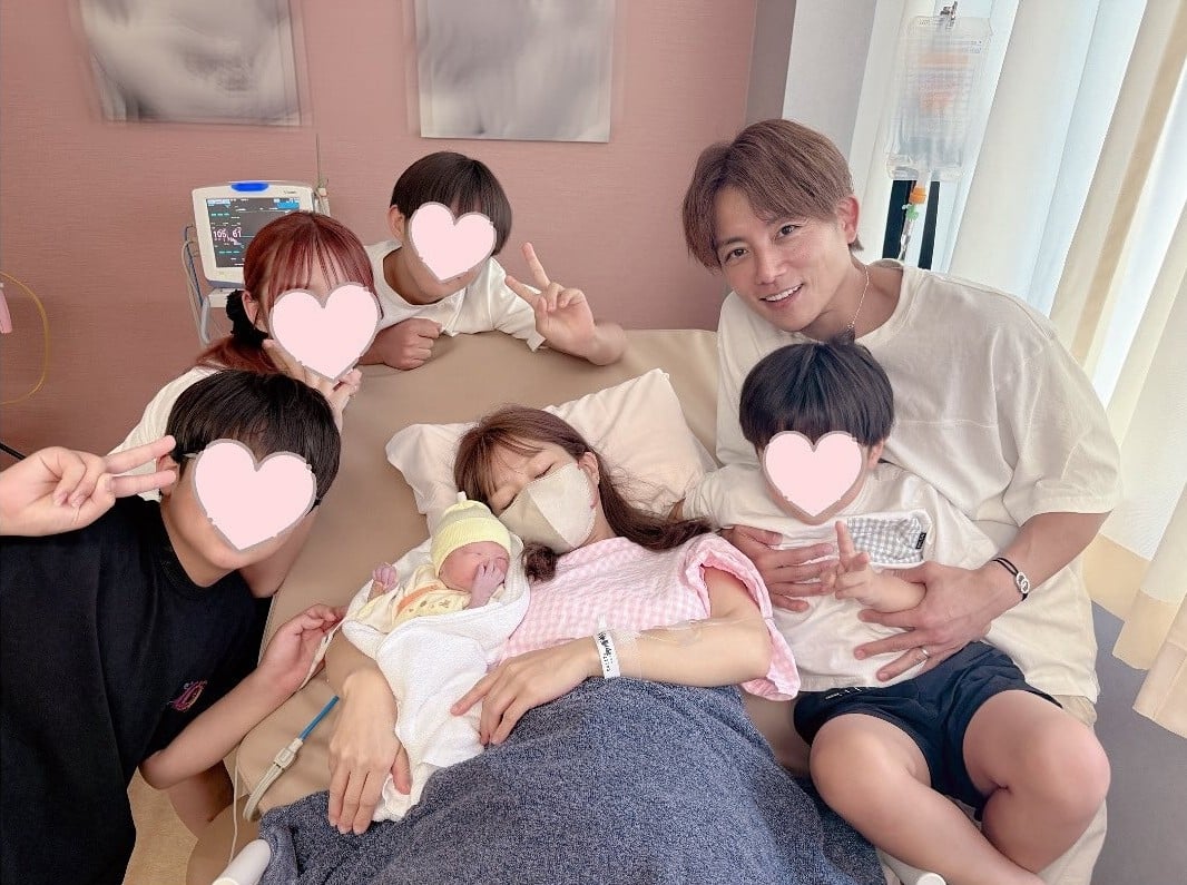 辻希美、杉浦太陽結婚後喜迎第五胎！IG 曬女兒合照：「相差 18 歲的姊妹！」
