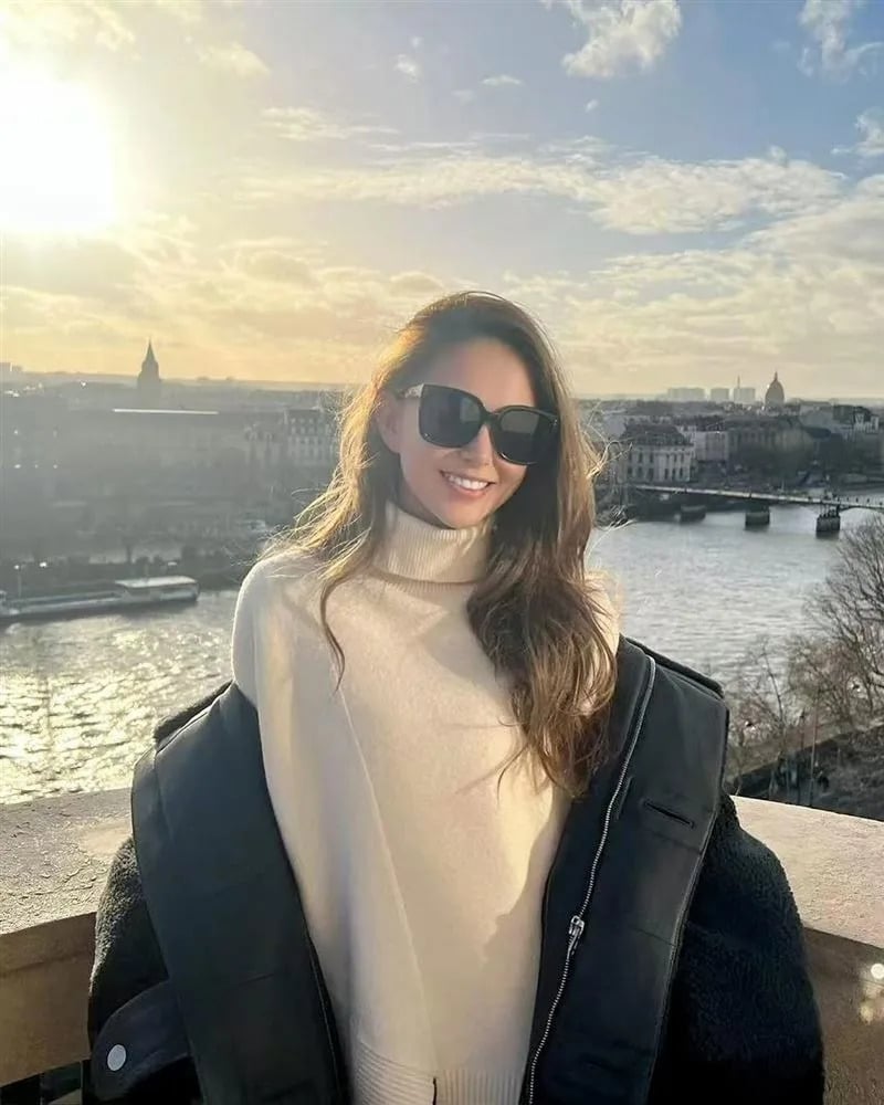 周杰倫暖心為昆凌 32 歲慶生，寬鬆穿搭疑似懷孕引網友熱議！