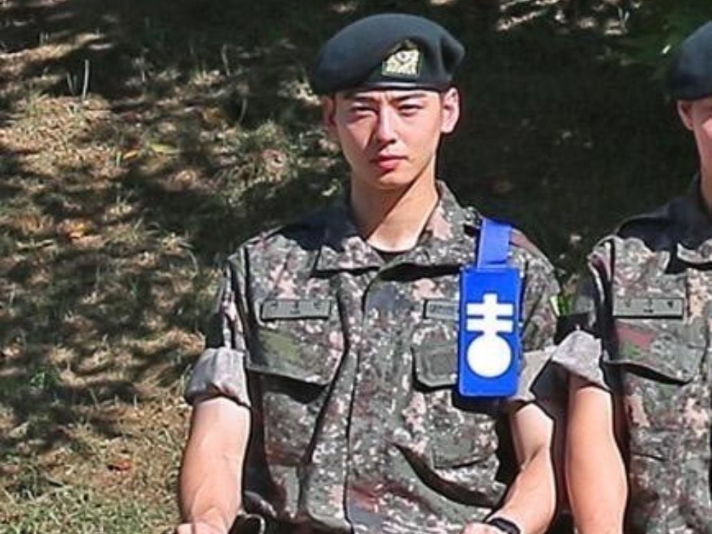 車銀優當兵首張軍服照片曝光！獲選中隊長帥到鄰兵都目不轉睛！