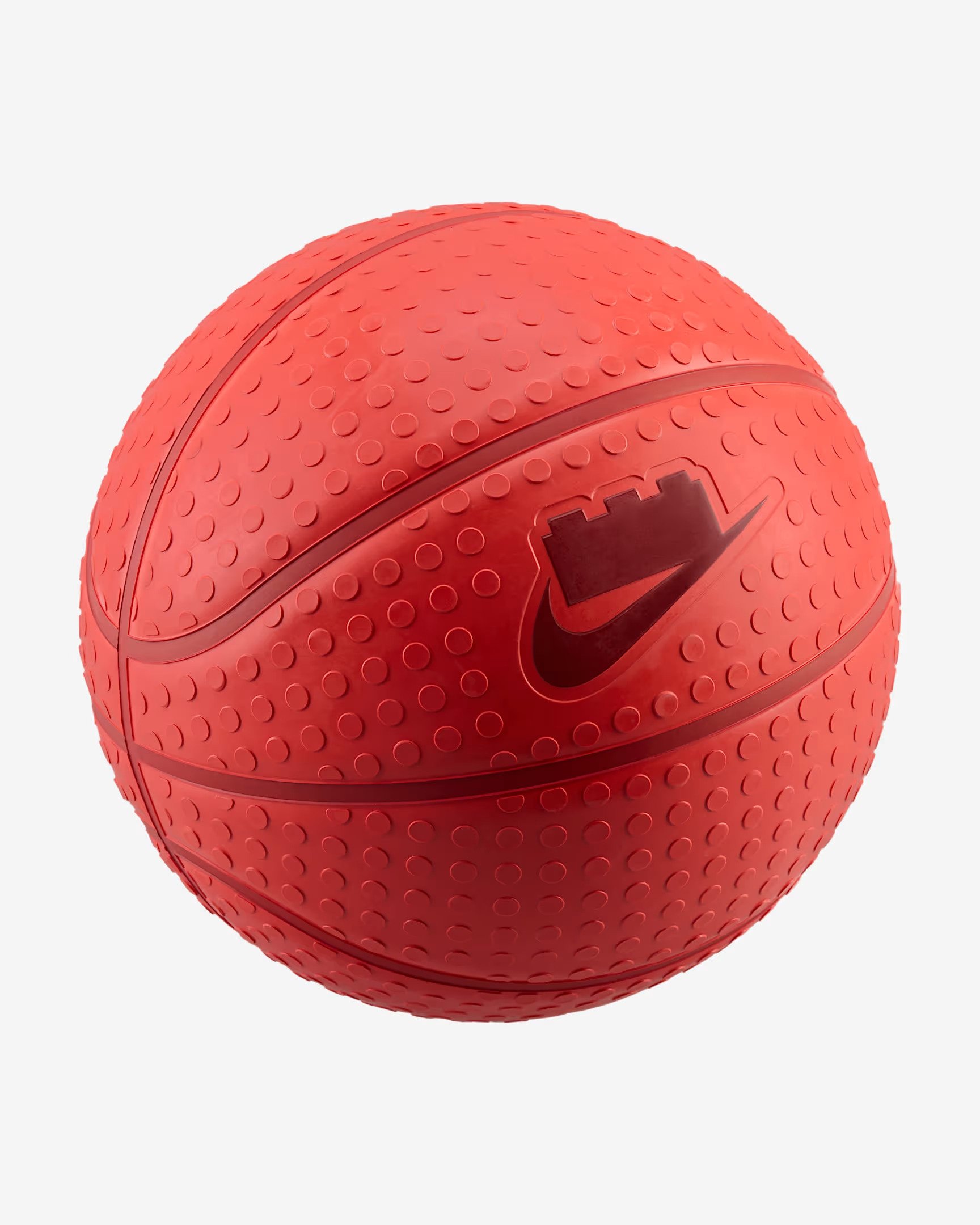 LEGO × Nike 再推第二波聯名系列！顆粒感籃球、Nike Dunk Low 同步登場，完整發售資訊一覽！