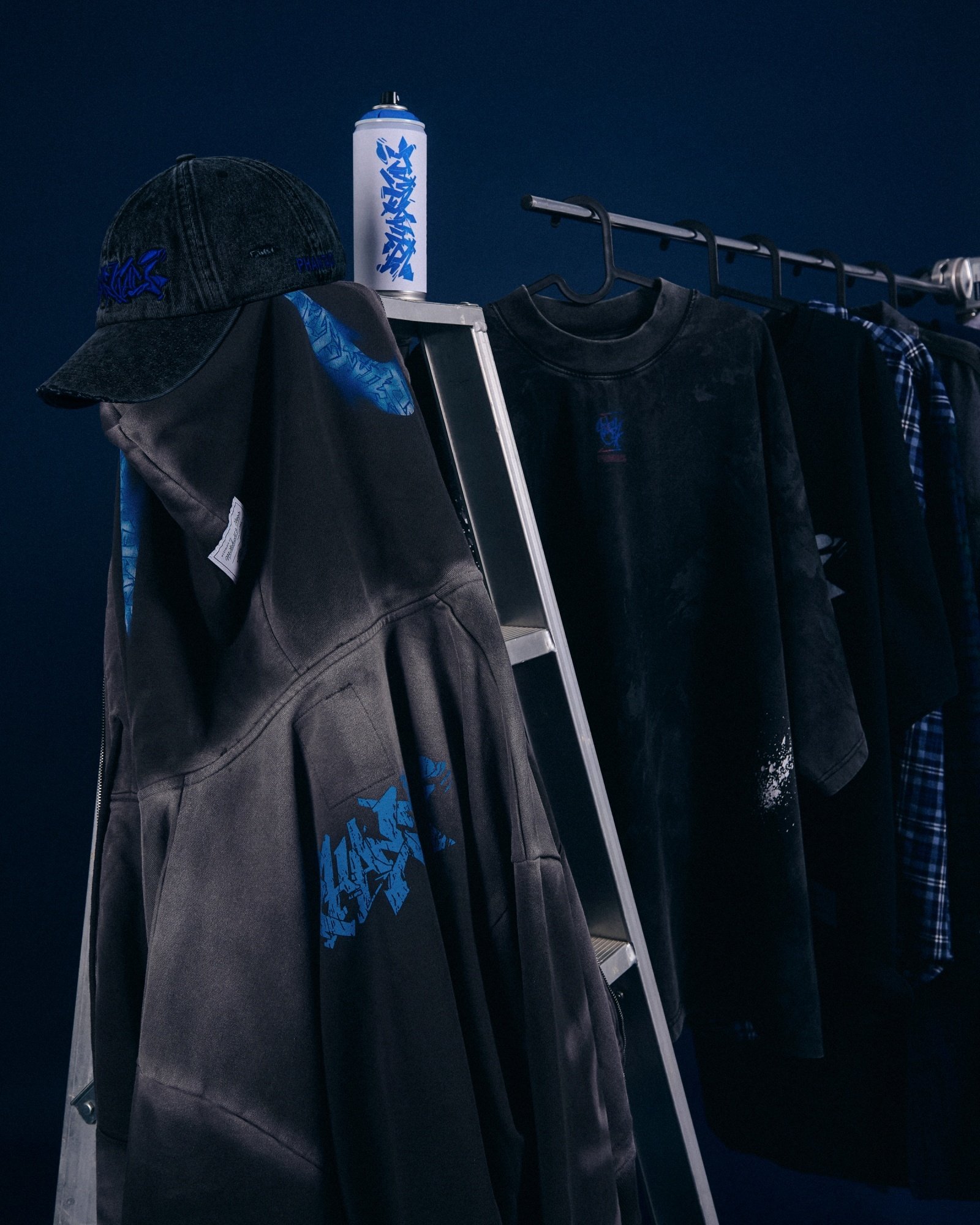 塗鴉傳奇 STASH 首度來台，限量簽名會同步登場！攜手 PHANTACI x Mitchell & Ness 三方聯名系列 8/30 正式發售