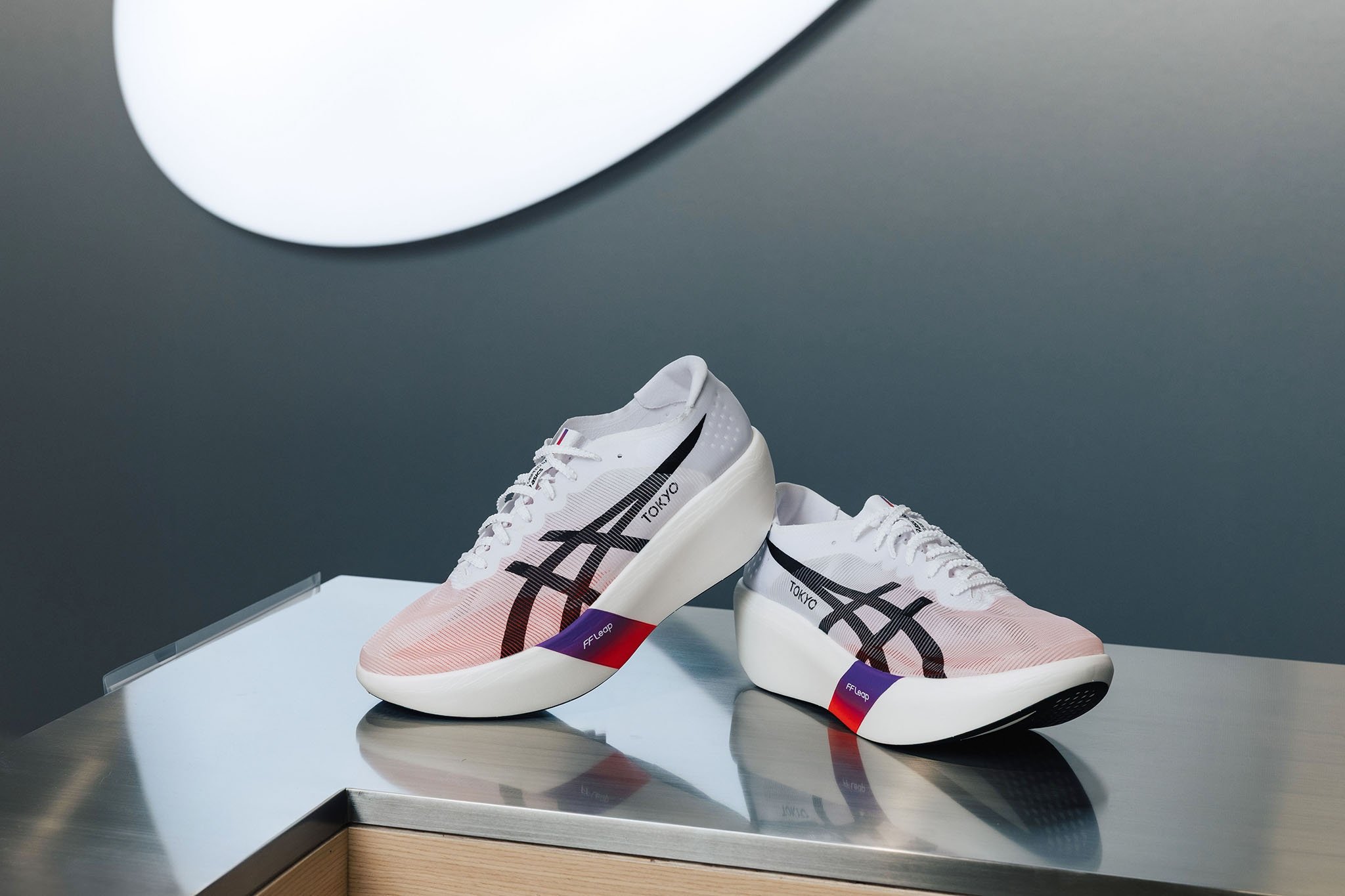 限定鞋款一次看飽！ASICS 台南小北門店開幕，J 編帶你直擊開箱現場重點鞋牆！