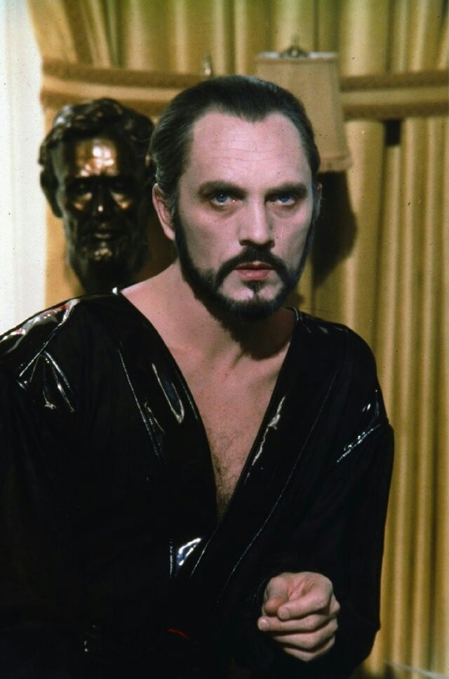 《超人》薩德將軍泰倫斯史丹普 Terence Stamp 逝世！60 年代偶像到變裝皇后的傳奇生涯落幕！