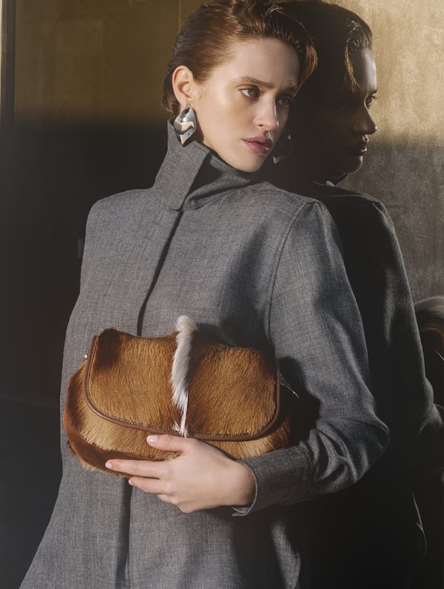 Gianni Chiarini 2025秋冬形象登場，以「擁抱」為題，演繹都會女性的多元風格