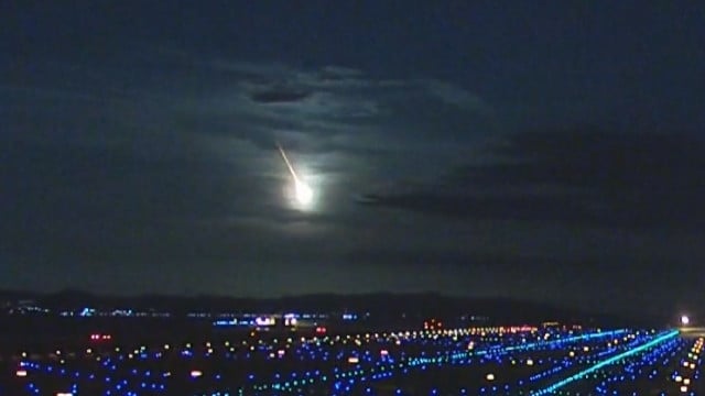 日本九州關西驚見「巨大火球」！疑為「隕石」天文學家指出背後真相！
