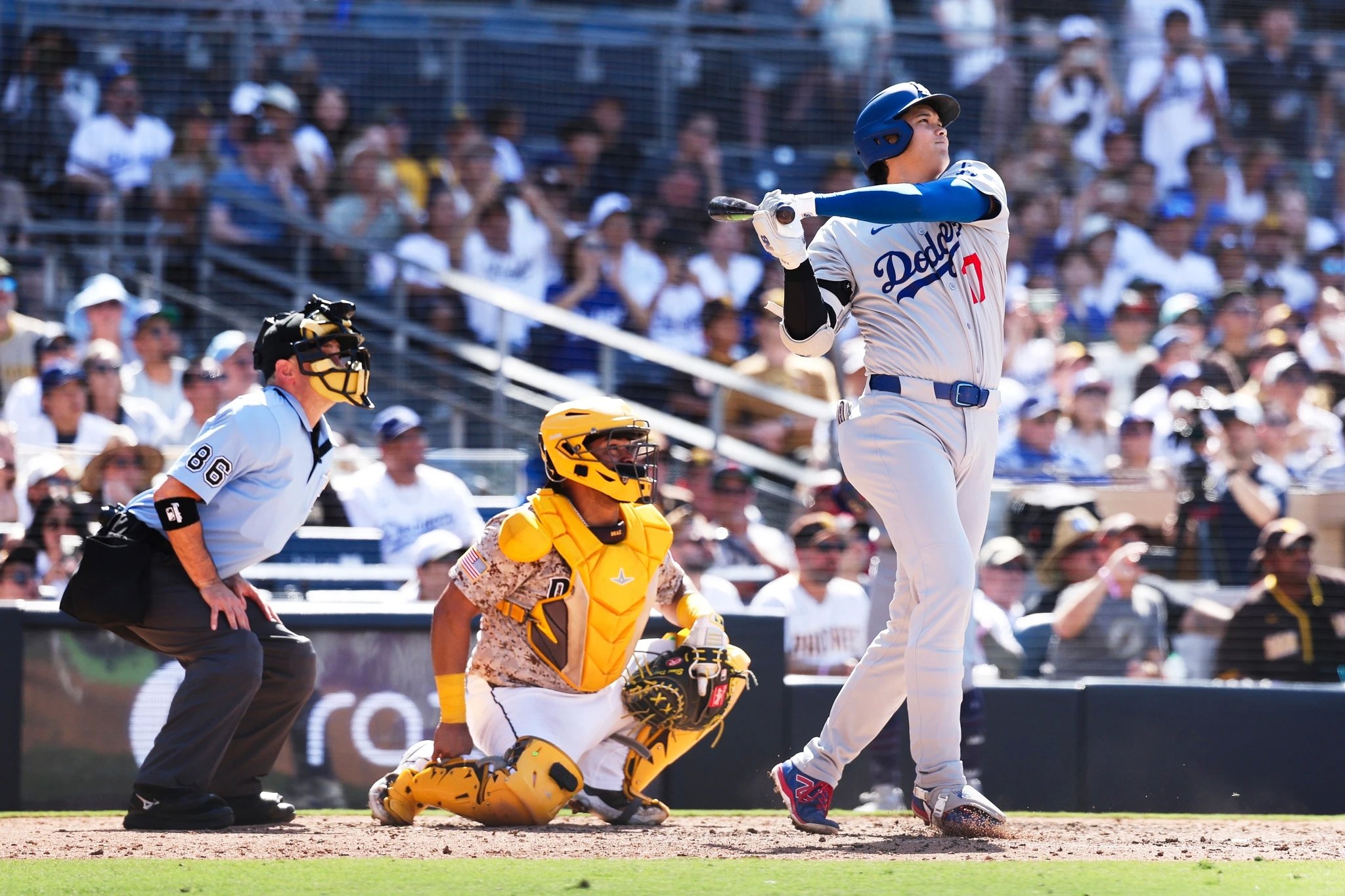 MLB／大谷翔平第 45 發全壘打炸裂！開轟後「跑去跟教士球迷擊掌」引熱議！