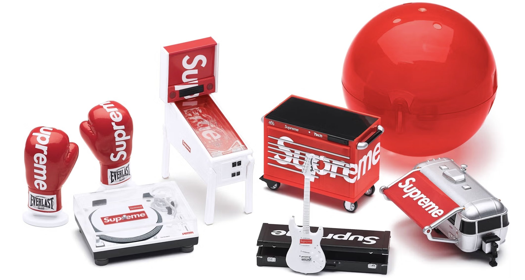2025 Supreme 秋冬開季  5 大亮點一次看！AF1 新色、超帥聯名皮衣登場！