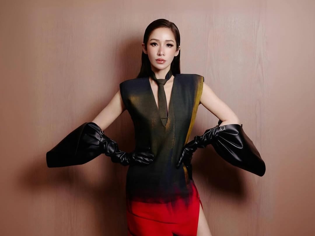 蕭亞軒近況曝光！疑戀上土耳其 CEO，共赴上海工作引關注！