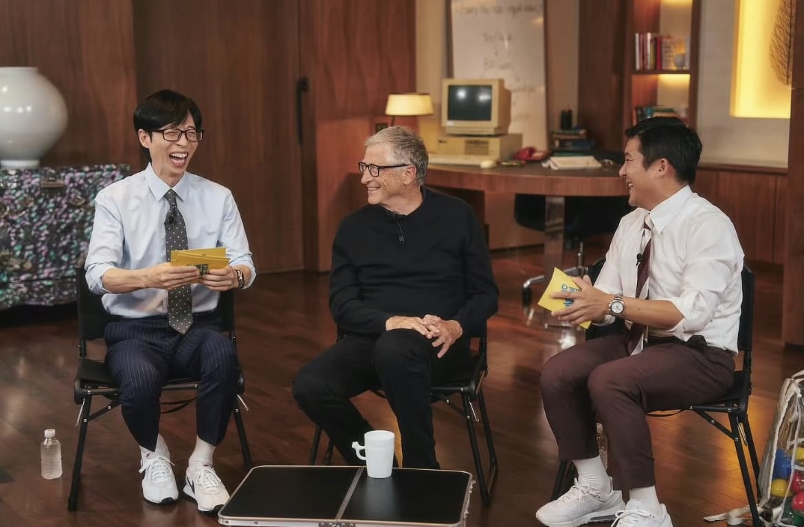 比爾蓋茲自曝堅持使用 Samsung 三星手機!笑稱:「不用花錢買!」