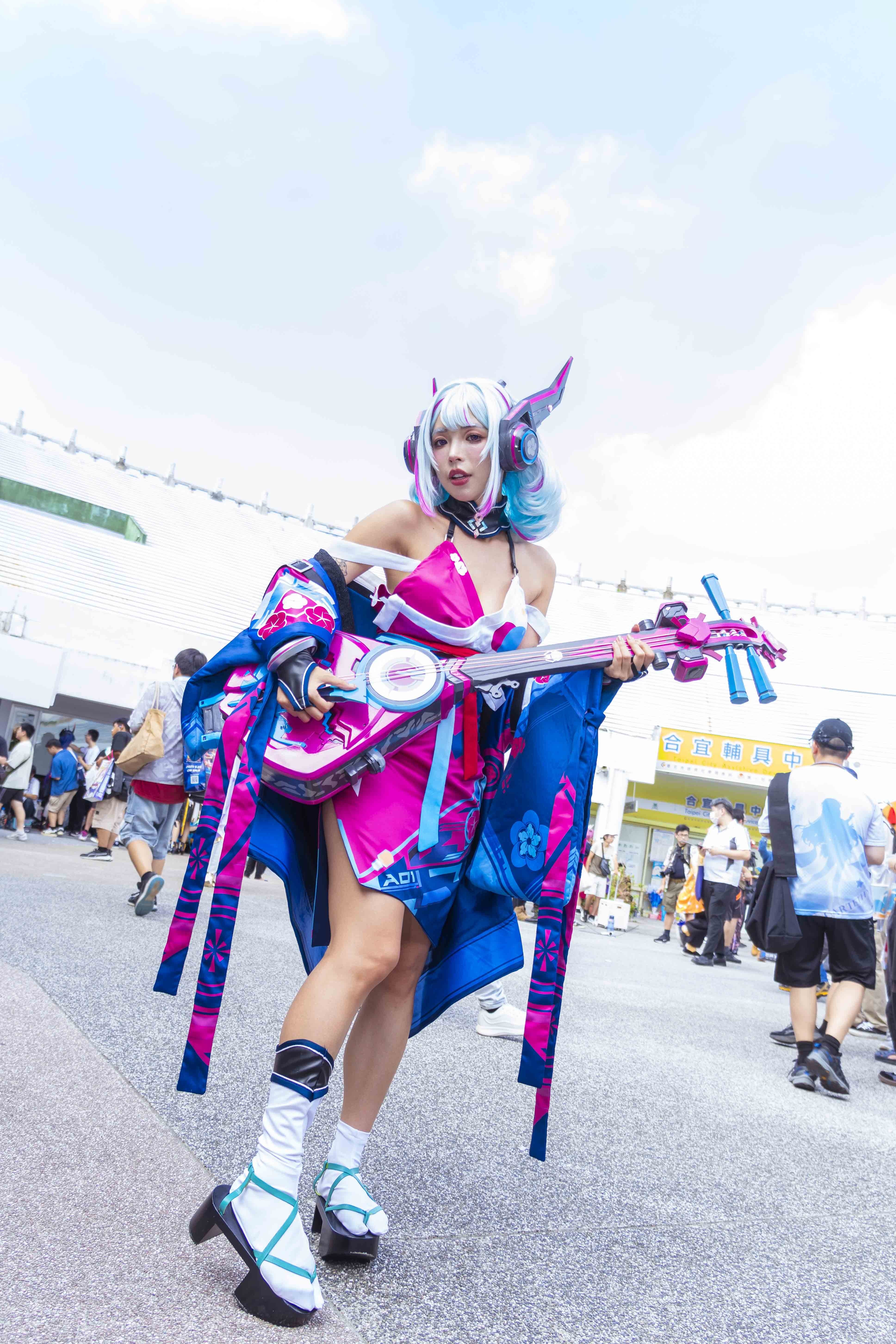 開拓動漫祭／不只人氣 Coser 齊聚，更驚見知名 YouTuber！「一隻阿圓」扮演的最新虛擬偶像到底是誰？