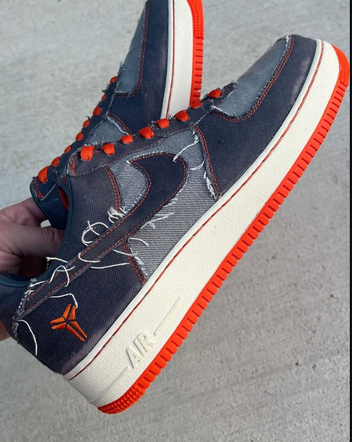 Kobe Bryant x Nike Air Force 1 Low Protro「Denim」正式曝光!「聖杯級」傳奇球鞋強勢回歸!