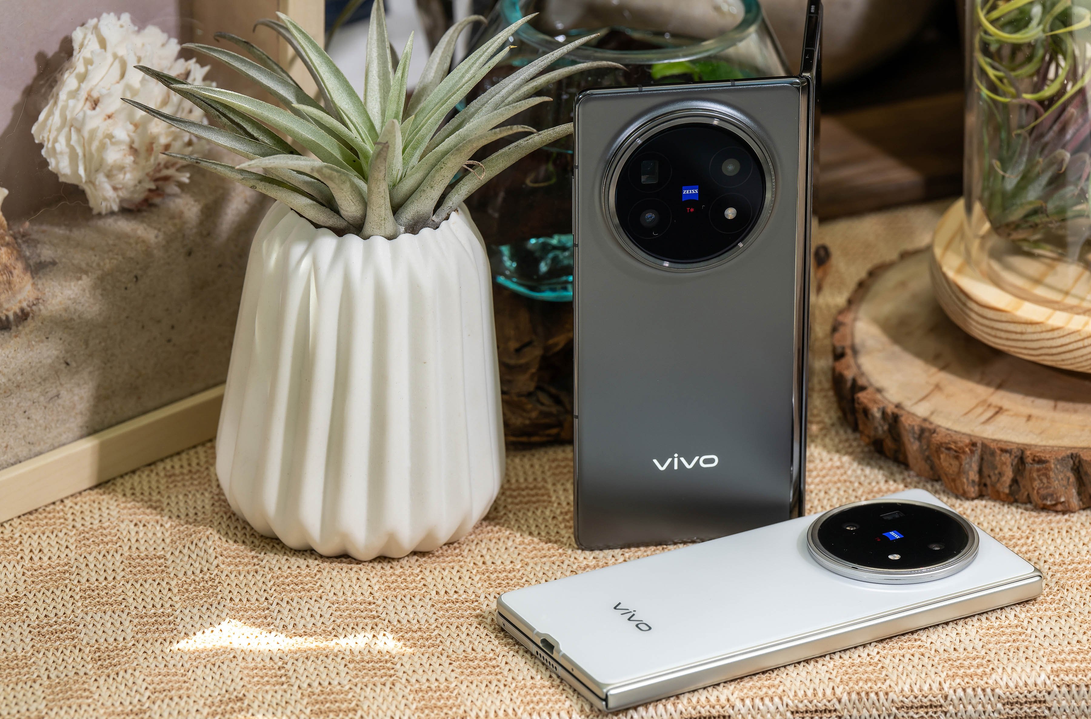 vivo 三十週年之際出大招!推出 vivo Vision 成為世界最輕混合實境頭戴裝置