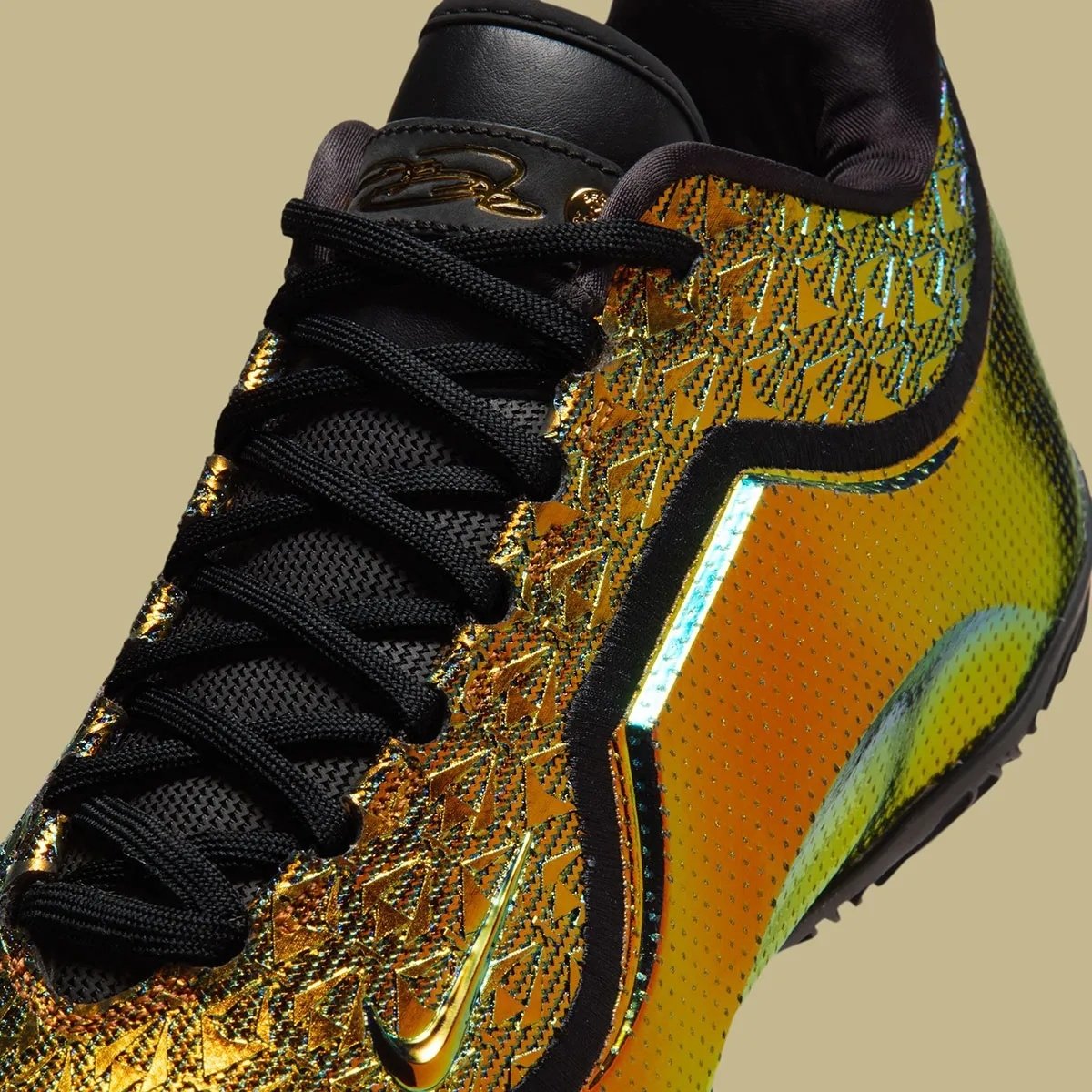Nike LeBron 23「40K Gold」搶先曝光!致敬詹皇 4 萬分傳奇、奢華設計太搶眼!