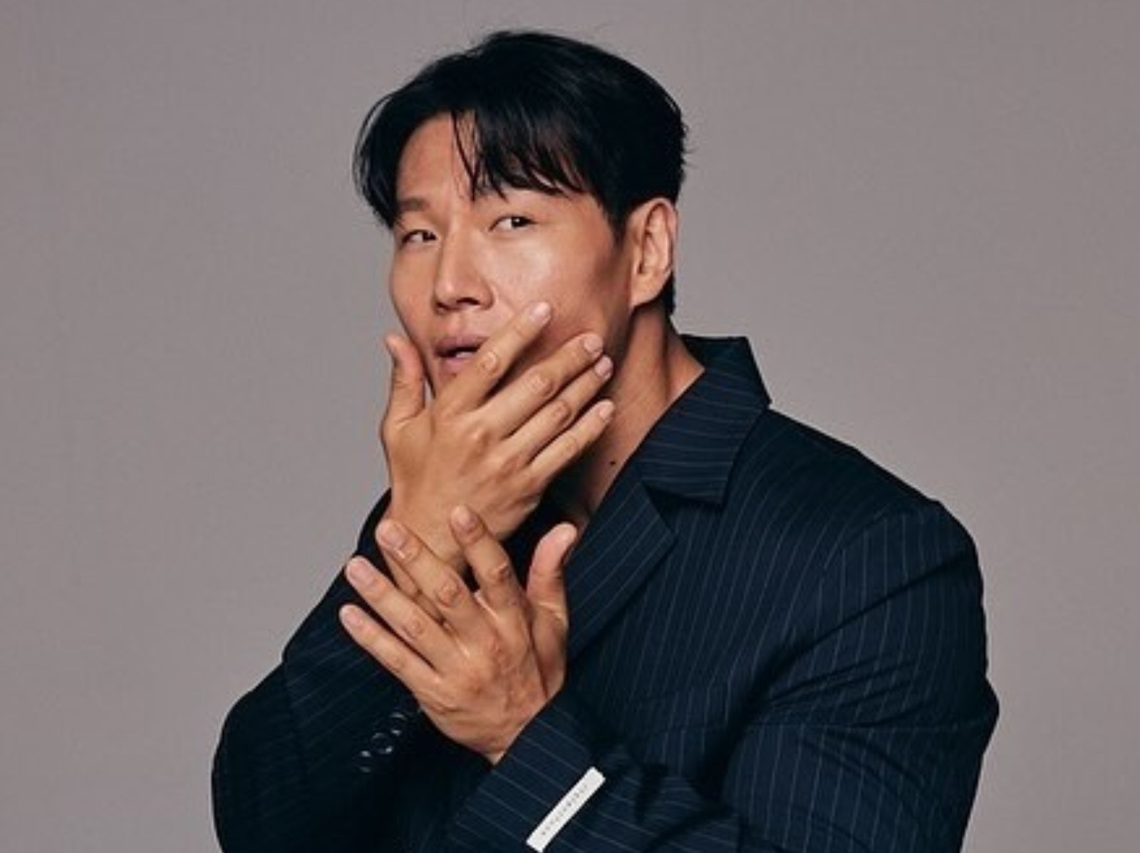 《Running Man》金鐘國結婚倒數！劉在錫 12 年前「魚口袋」玩笑被翻出，網笑：「期待婚禮造型！」