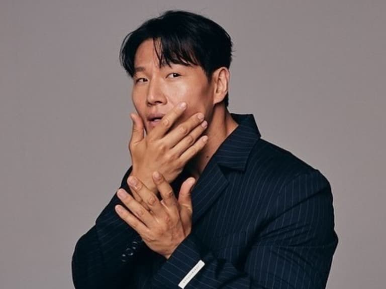 《Running Man》金鐘國結婚倒數！劉在錫 12 年前「魚口袋」玩笑被翻出，網笑：「期待婚禮造型！」