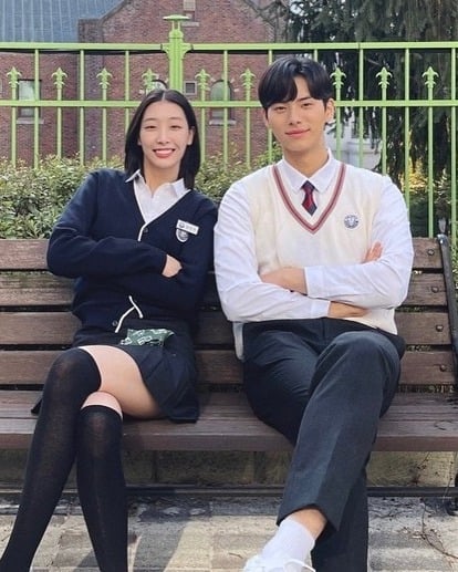 《暴君的廚師》李彩玟身高 190 肌肉身材爆紅！早在 1 年前認愛，女友是演員柳多仁！