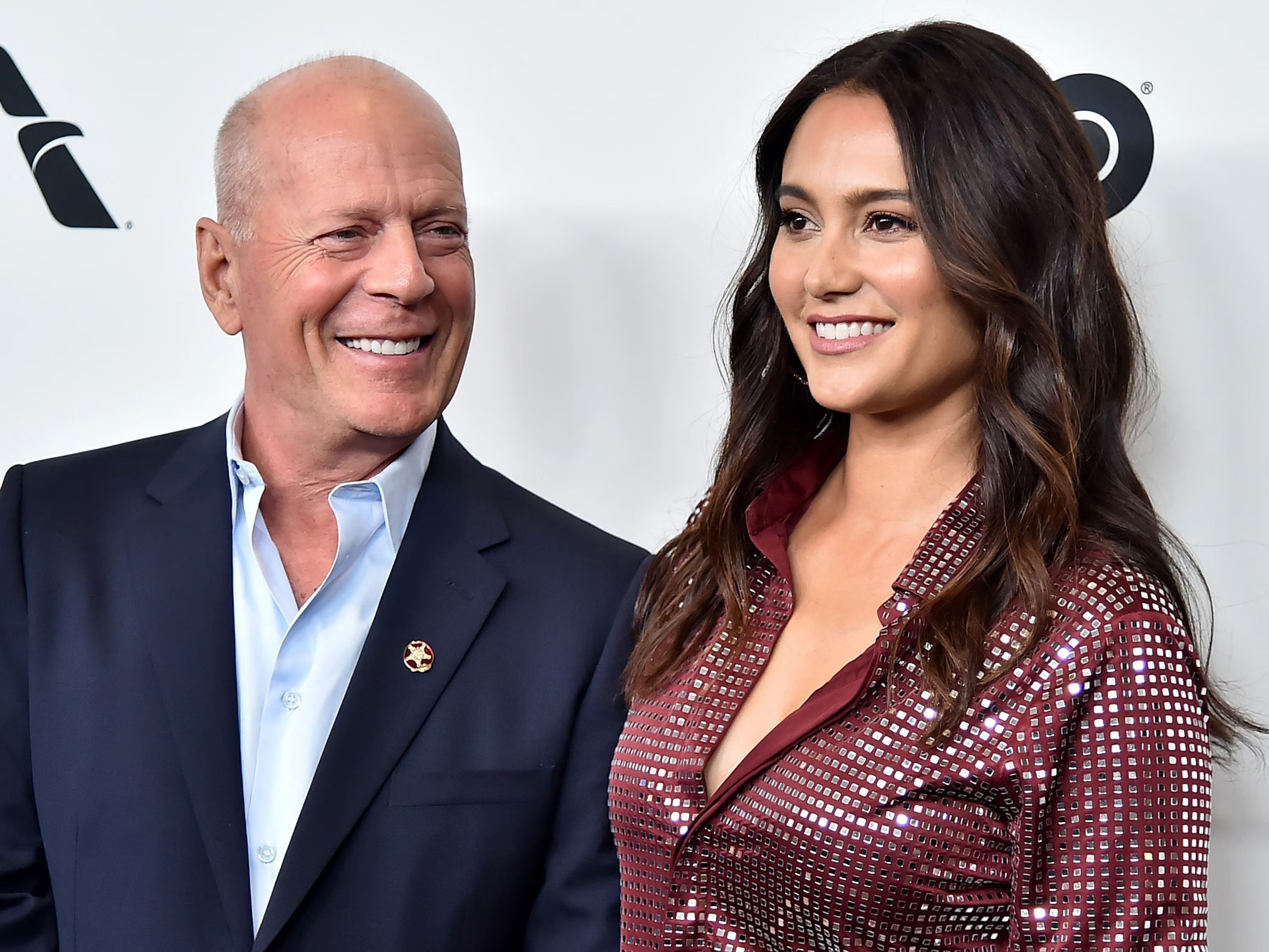 布魯斯威利 Bruce Willis 失智症入住療養院!妻子回擊外界批評:「沒經歷過就沒資格指責!」