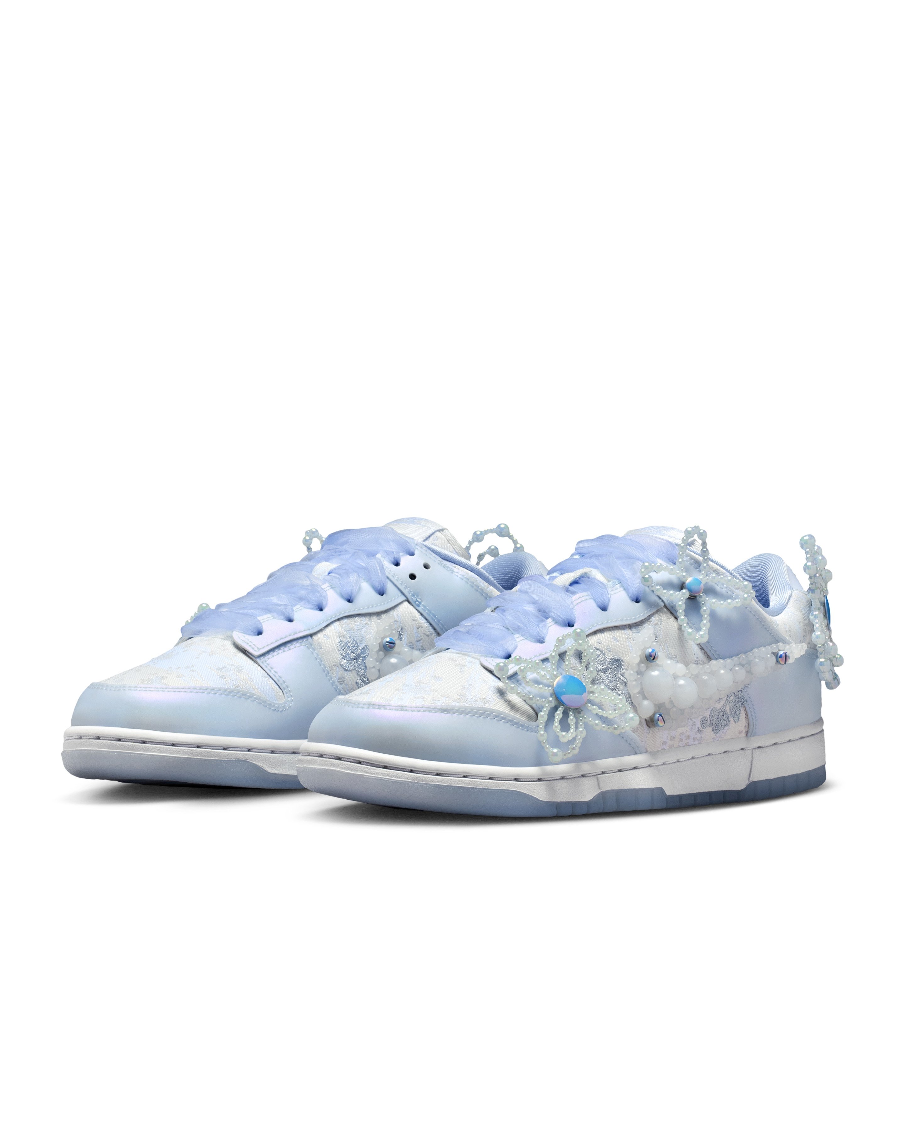 2025 年 9 月球鞋推薦:閃電倒鉤 2.0 登場、《遊戲王》x Nike、Salehe Bembury x NB⋯多款重磅聯名不容錯過(不斷更新)