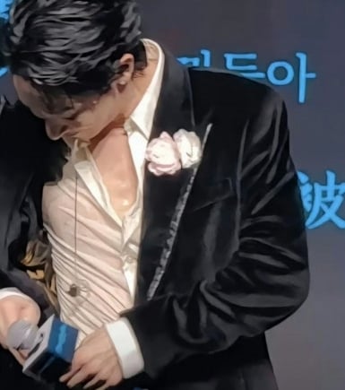 李洙赫見面會疑遭主辦超賣門票！被破營業近 14 小時，全身汗畫面曝光！